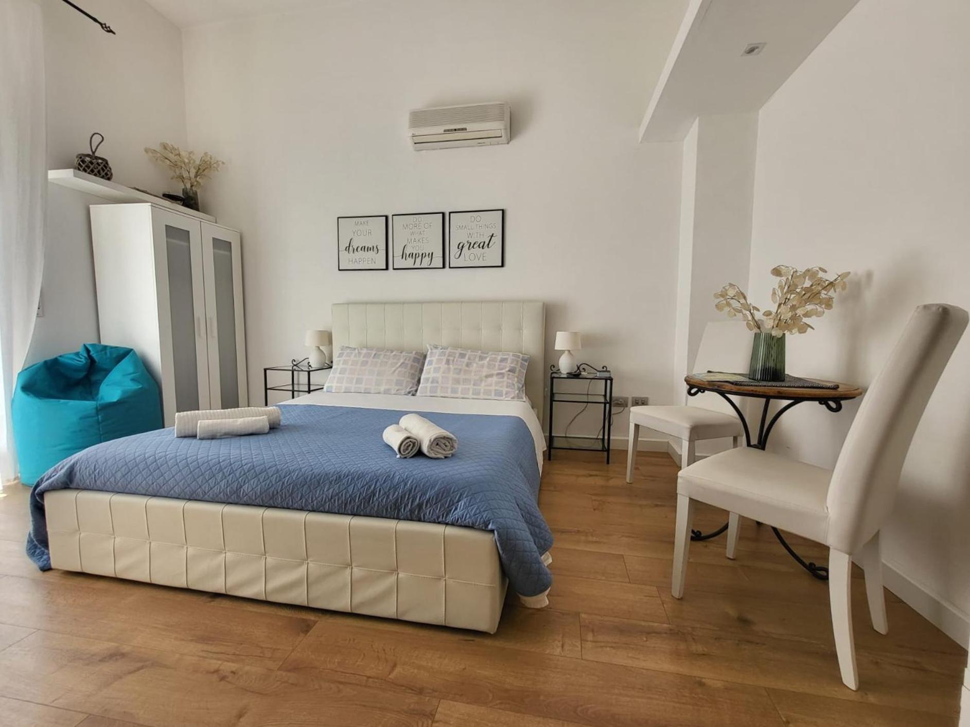 Bed and breakfast Living Cagliari Extérieur photo